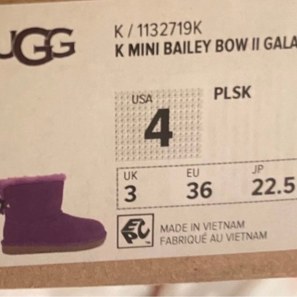UGG LITTLE GIRLS BAILEY BOW BOOTS - Picture 3 of 3